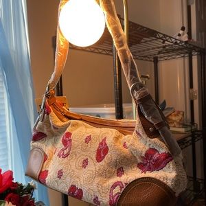 NWT Red Hats zipper Purse inside pocket with arm strap